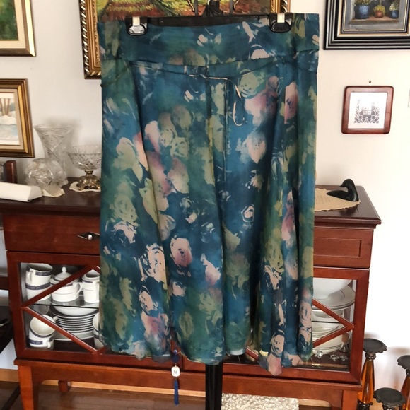 Nougat London Two Pieces Floral Skirt Set 100% Silk - Picture 5 of 15